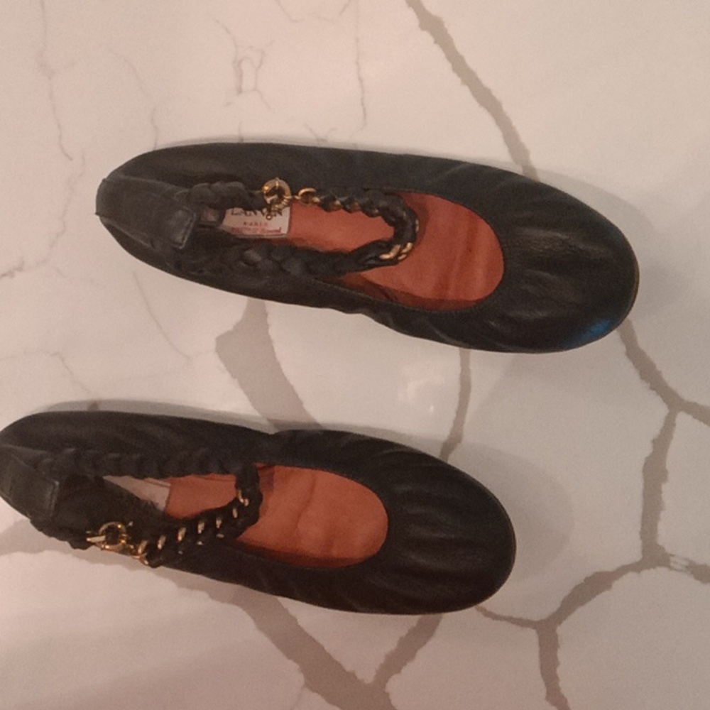 Black. Lanvin Ballet Flats. Ankle Chain. Size 8.